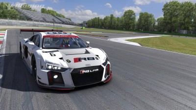второй скриншот из iRacing
