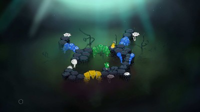 первый скриншот из She Remembered Caterpillars
