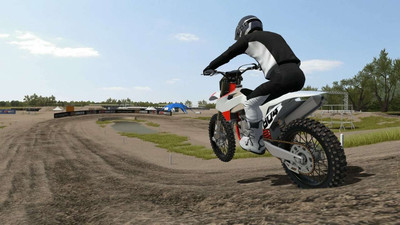второй скриншот из MX Bikes